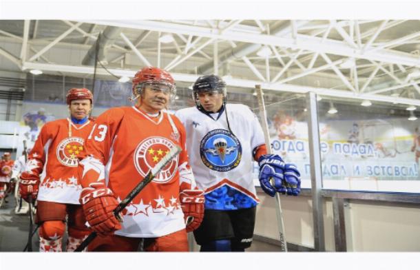 Шойгу сыграл в хоккей в новом ледовом дворце ВДВ